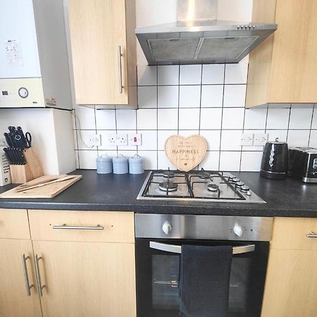 Lovely 3 Bedroom Serviced Apartment In Leytonstone London Eksteriør billede