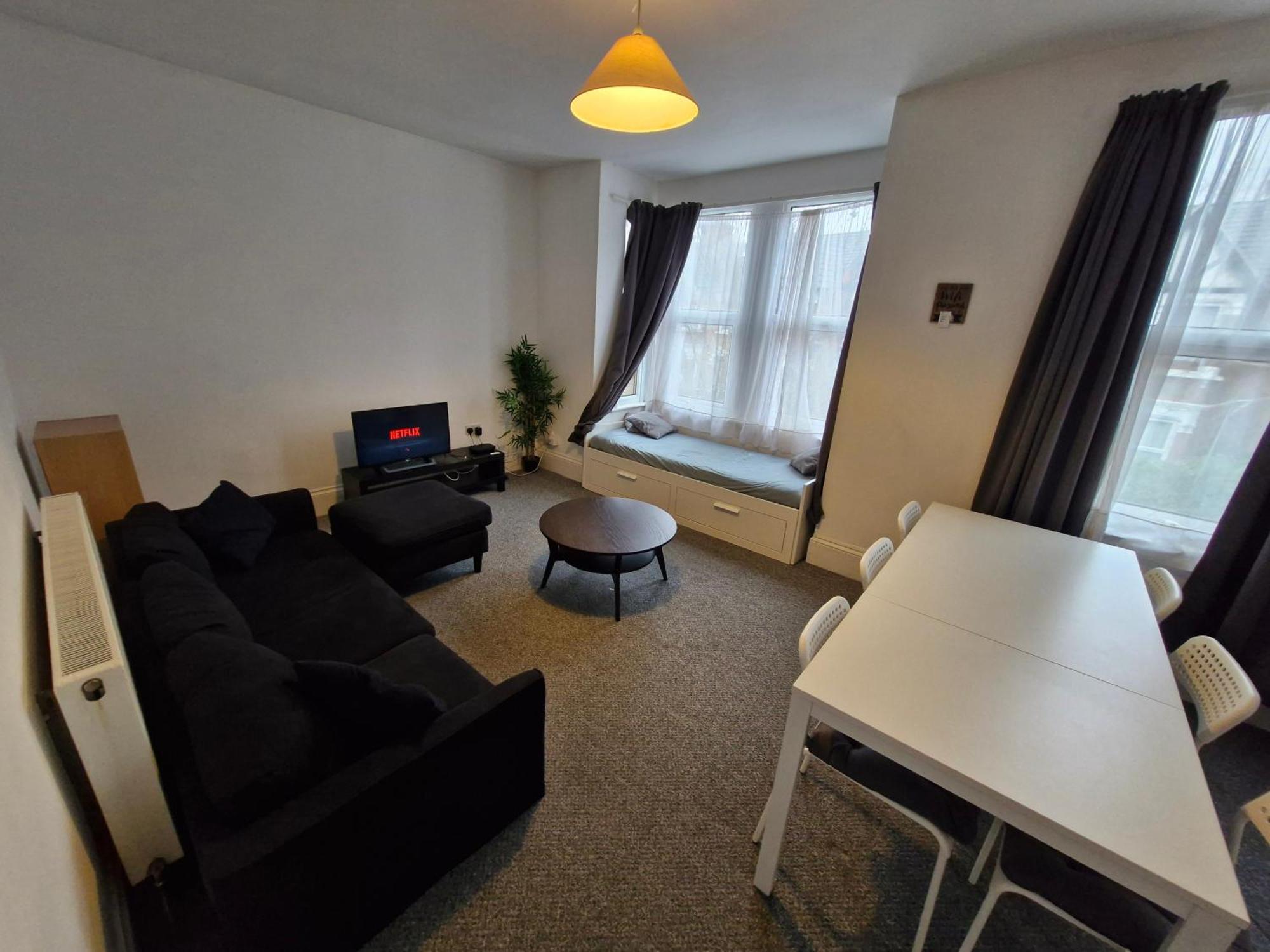 Lovely 3 Bedroom Serviced Apartment In Leytonstone London Eksteriør billede